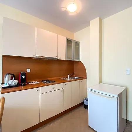 - One Bedroom Beachfront Apartment *